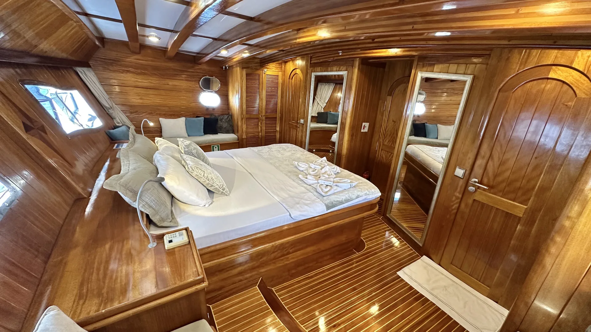 Grand Master Cabin